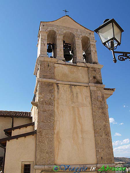 16-P7256950+.jpg - 16-P7256950+.jpg - Il campanile della chiesa della Madonna del Rosario (XVI sec.).
