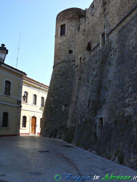 35-P1060283+.jpg - 35-P1060283+.jpg - Il castello Piccolomini (XV sec.).