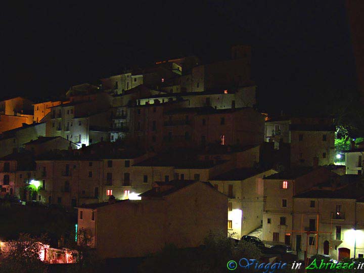 12_P1020816+.jpg - 12_P1020816+.jpg - Panorama notturno del borgo.