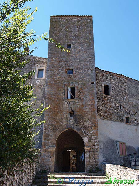 07_P8197448+.jpg - 07_P8197448+.jpg - L'antico borgo medievale fortificato.