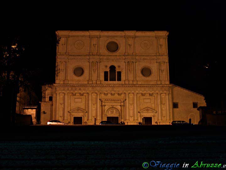 11_P1252116+.jpg - 11_P1252116+.jpg - La Basilica di S. Bernardino (15° sec.), la chiesa più grande della regione.