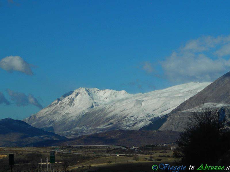 09_DSCN0173+.jpg - 09_DSCN0173+.jpg - Panorama dei monti vicino Pescina.
