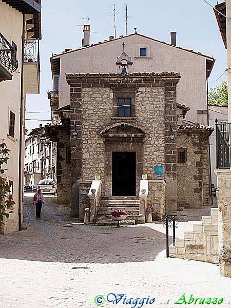 23-P6015670+.jpg - 23-P6015670+.jpg - La chiesa di S. Maria del Carmine (XVII sec.).
