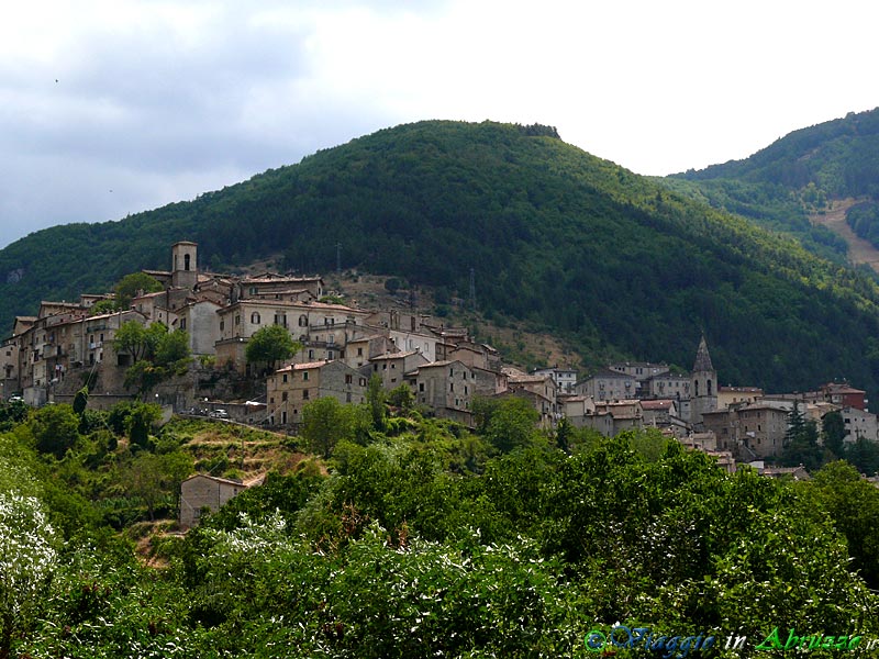 01-P1060855+.jpg - 01-P1060855+.jpg - Panorama di Scanno, il borgo più fotografato d'Italia.