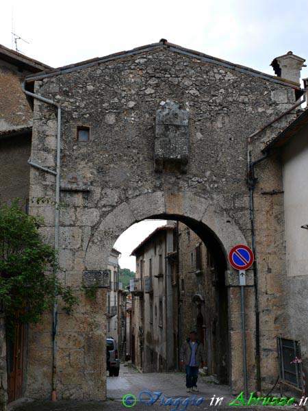 24-P1030106+.jpg - 24-P1030106+.jpg - L'antica "Porta della Croce".