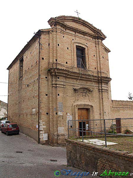 15-P4124423+.jpg - 15-P4124423+.jpg - La chiesa della B.V. Maria del Monte Carmelo.