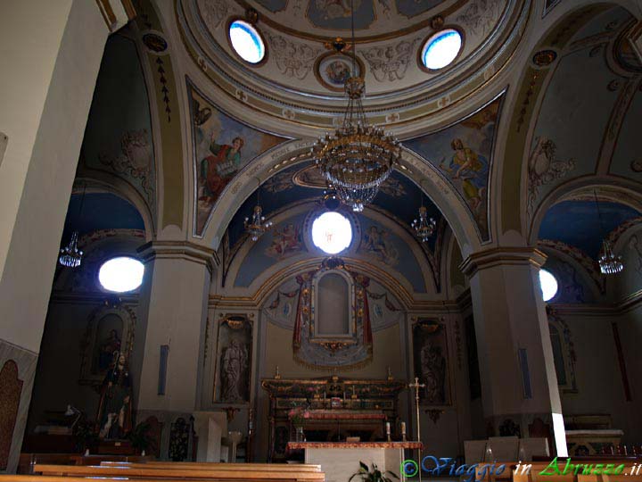 07-P8036005+.jpg - 07-P8036005+.jpg - La chiesa di S. Rocco nella frazione Guardia Vomano.